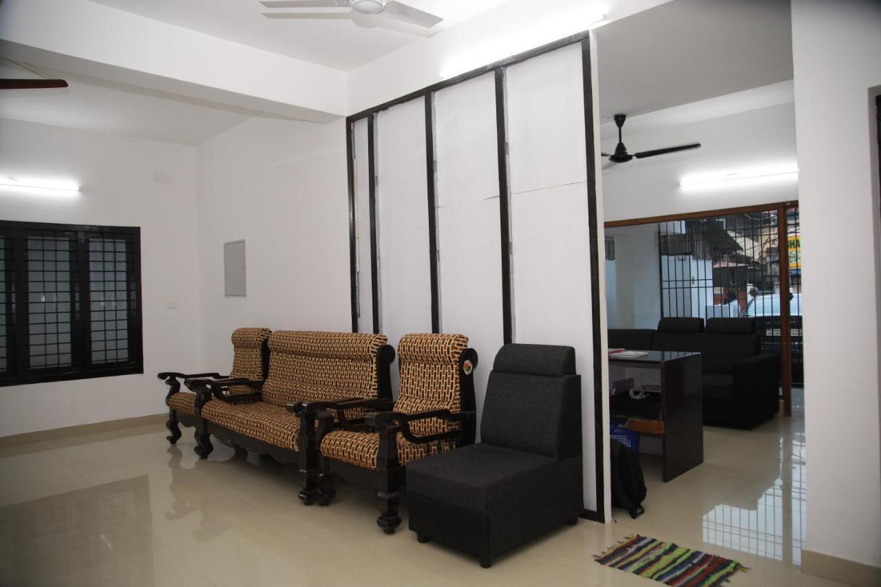 Meghna Residency Hotell Thiruvananthapuram Exteriör bild