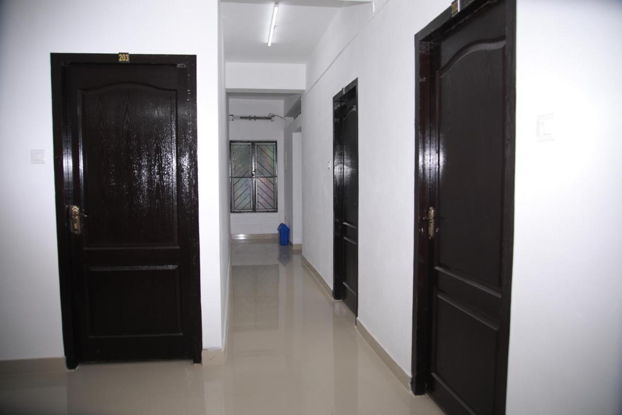 Meghna Residency Hotell Thiruvananthapuram Exteriör bild