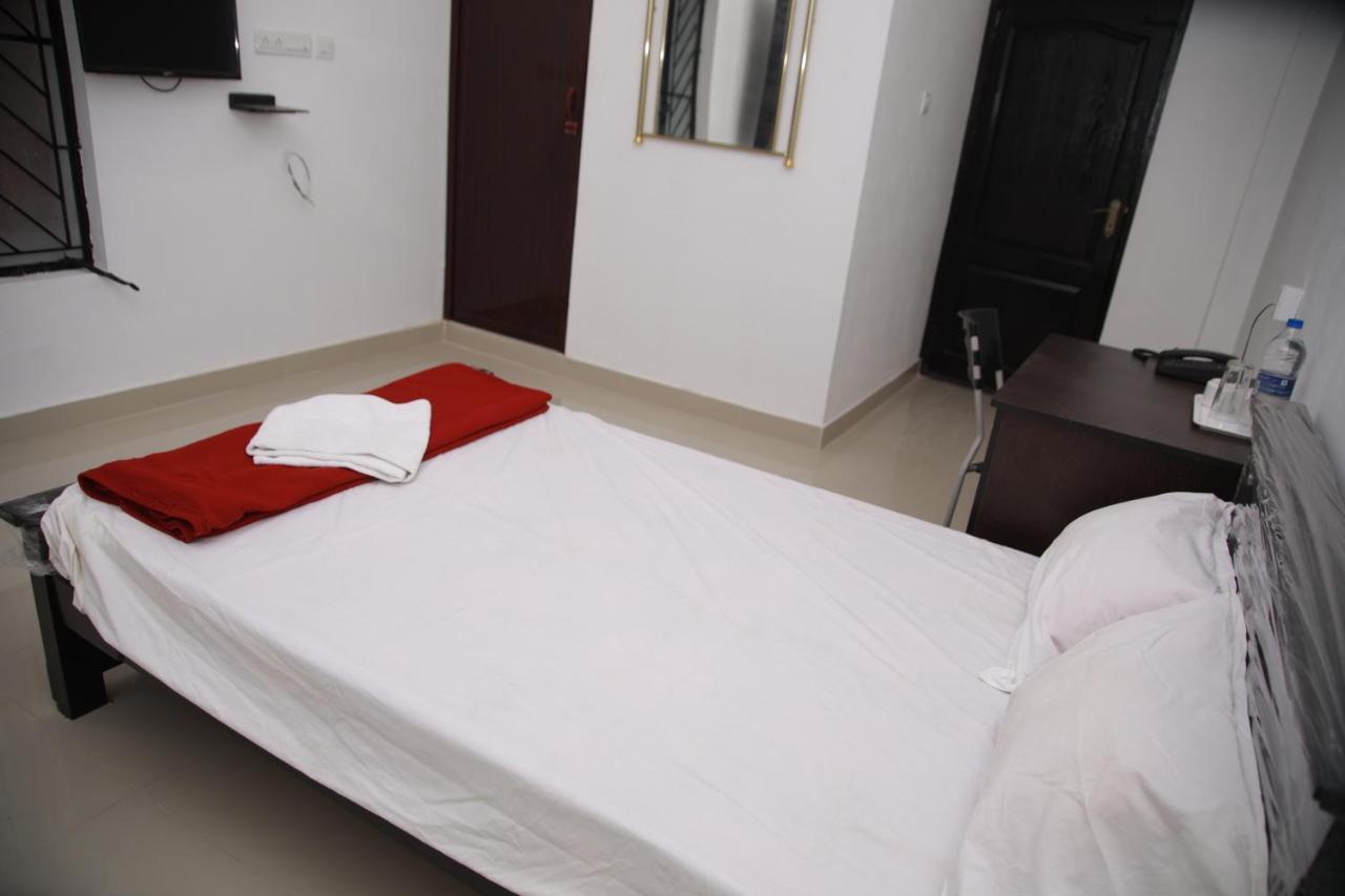 Meghna Residency Hotell Thiruvananthapuram Exteriör bild