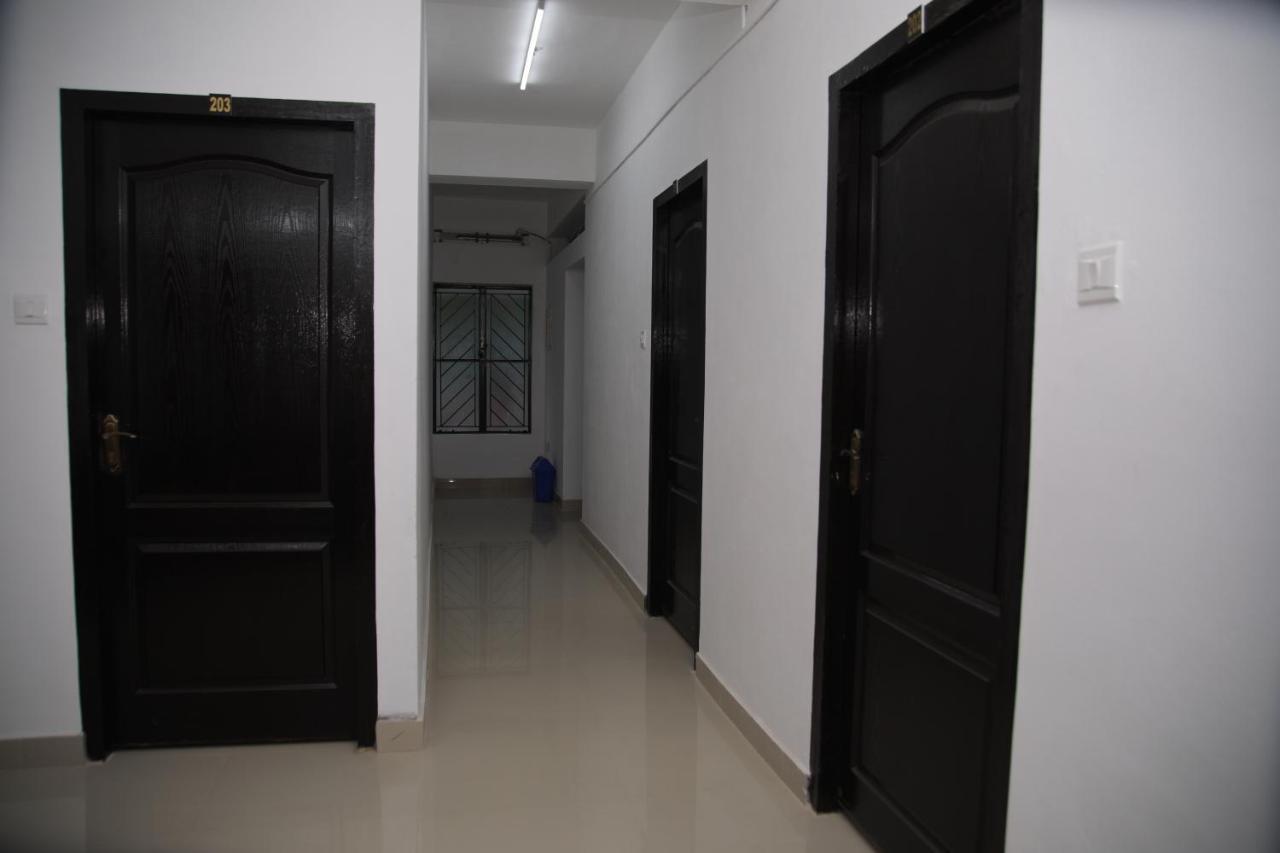 Meghna Residency Hotell Thiruvananthapuram Exteriör bild