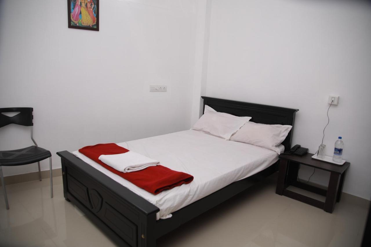Meghna Residency Hotell Thiruvananthapuram Exteriör bild