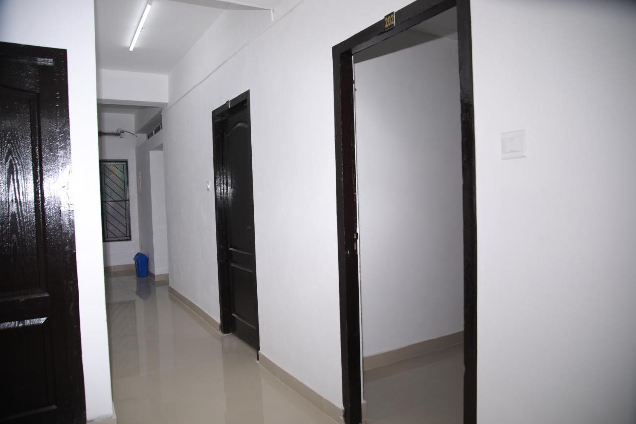 Meghna Residency Hotell Thiruvananthapuram Exteriör bild