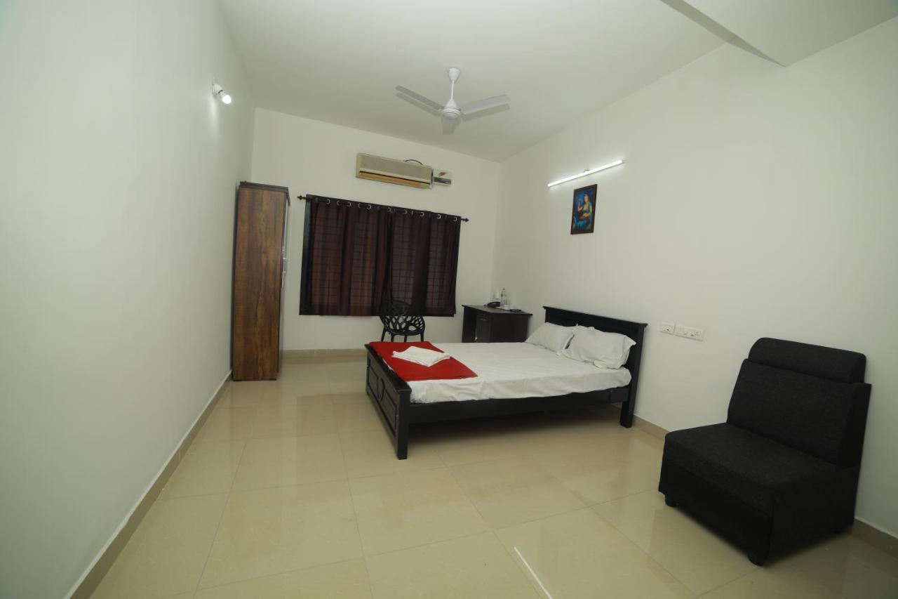 Meghna Residency Hotell Thiruvananthapuram Exteriör bild