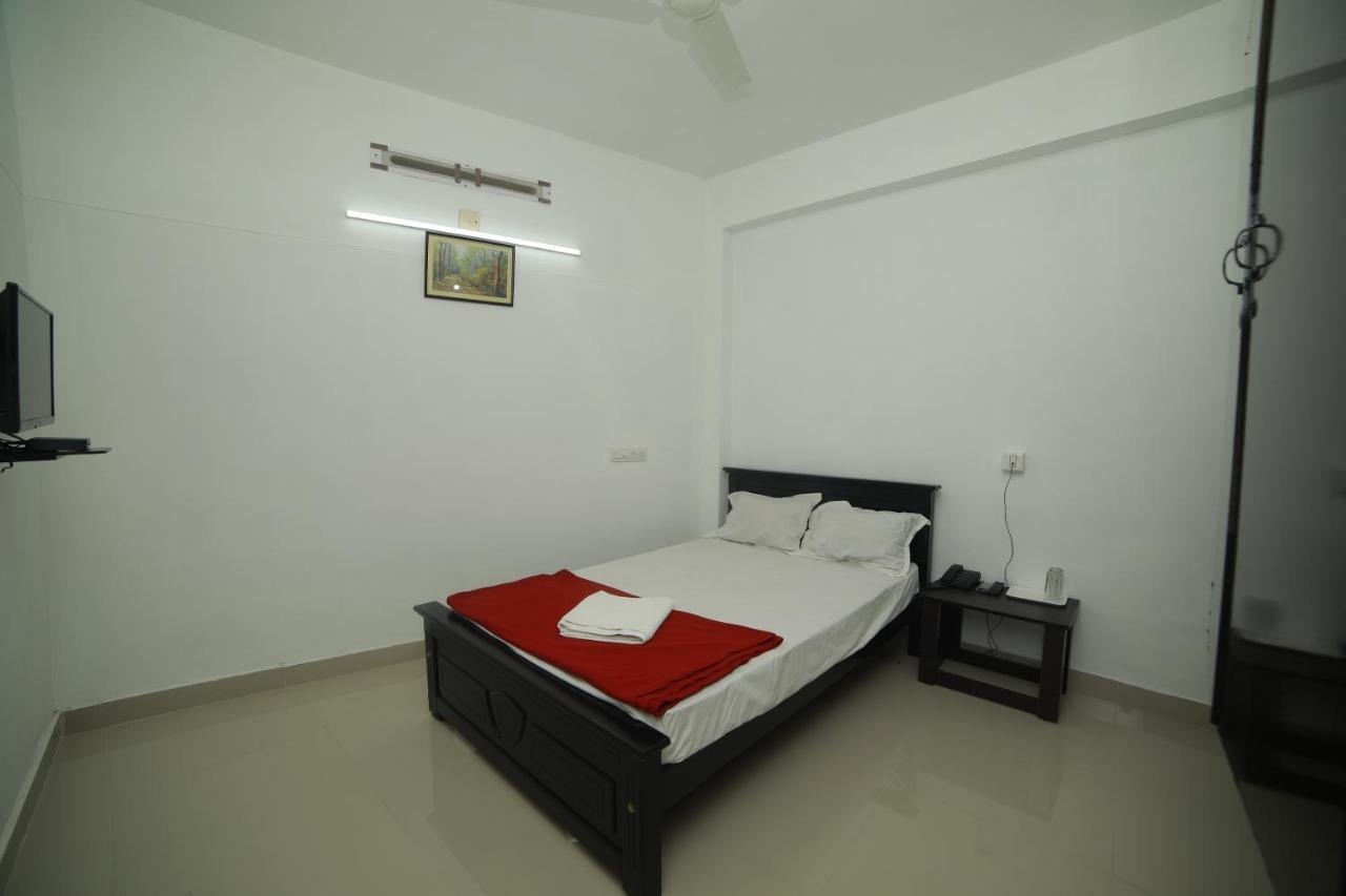 Meghna Residency Hotell Thiruvananthapuram Exteriör bild
