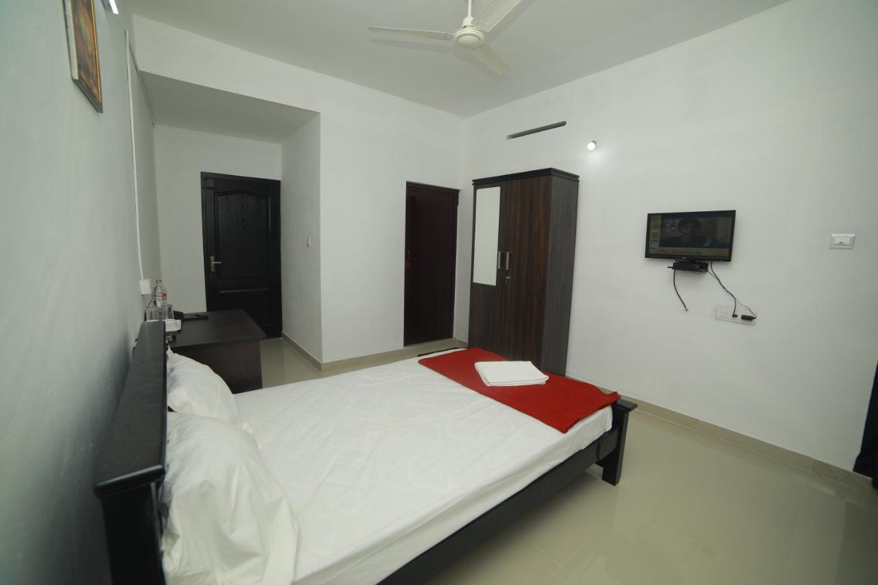 Meghna Residency Hotell Thiruvananthapuram Exteriör bild