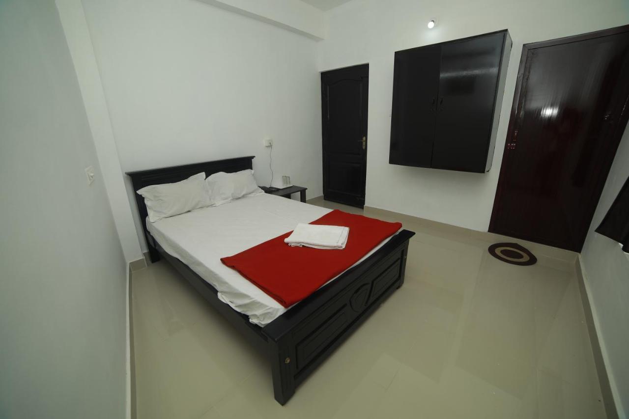 Meghna Residency Hotell Thiruvananthapuram Exteriör bild