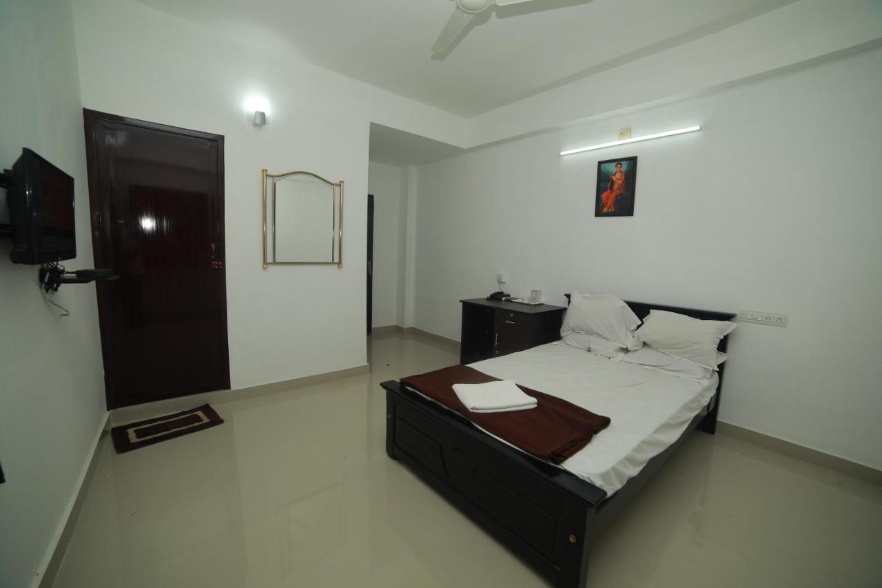 Meghna Residency Hotell Thiruvananthapuram Exteriör bild