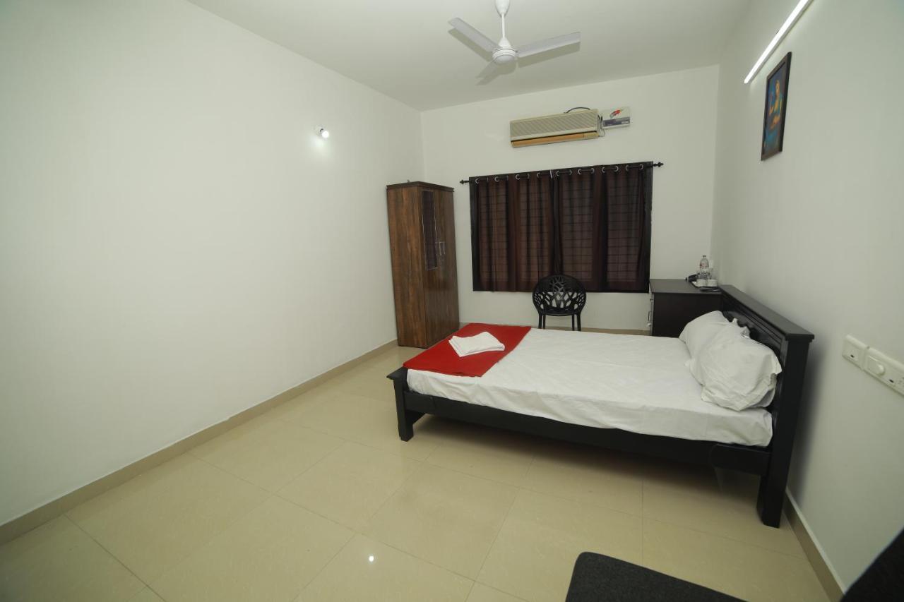 Meghna Residency Hotell Thiruvananthapuram Exteriör bild