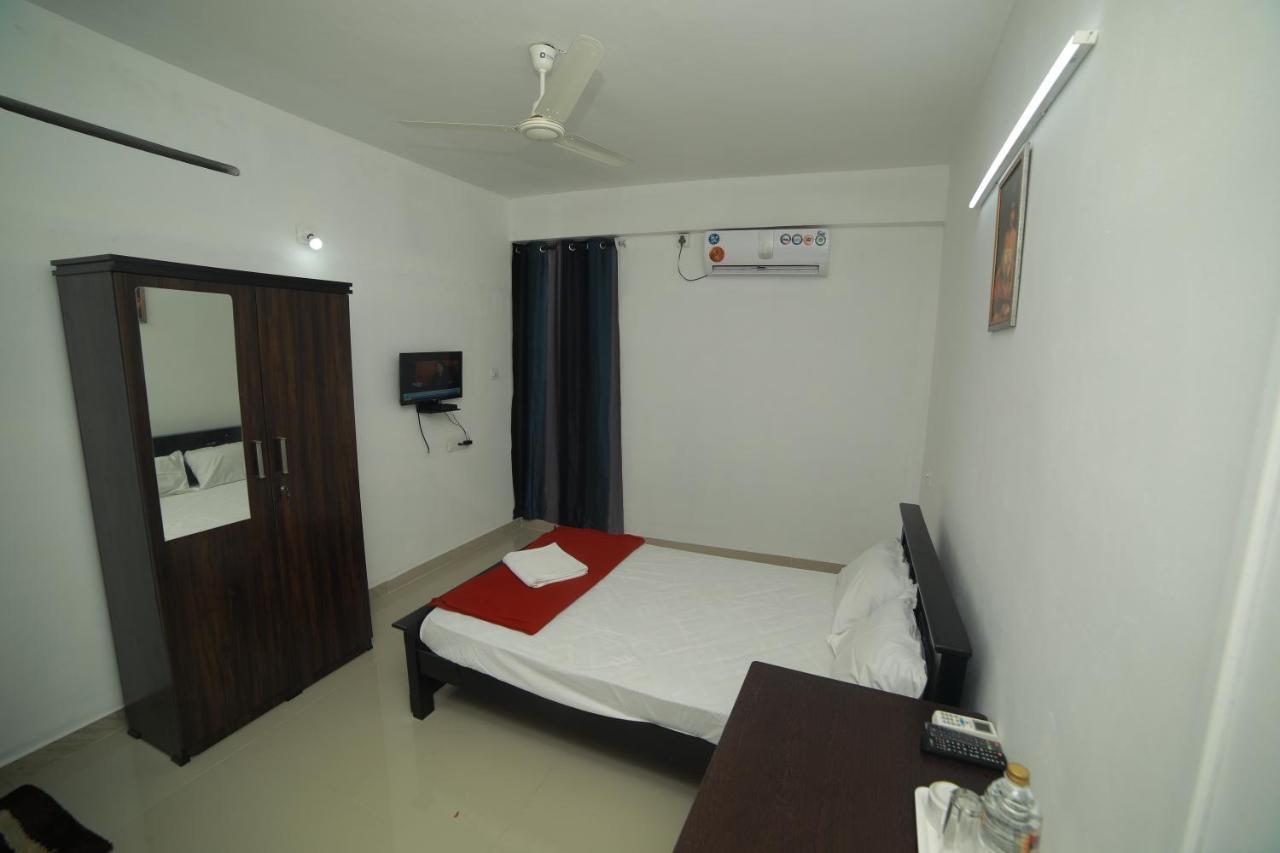 Meghna Residency Hotell Thiruvananthapuram Exteriör bild