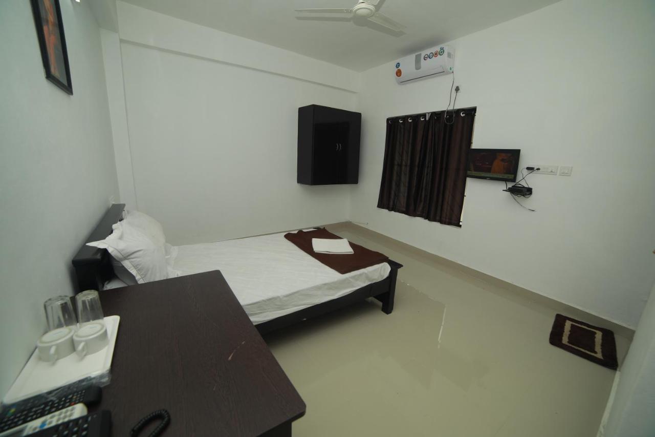 Meghna Residency Hotell Thiruvananthapuram Exteriör bild