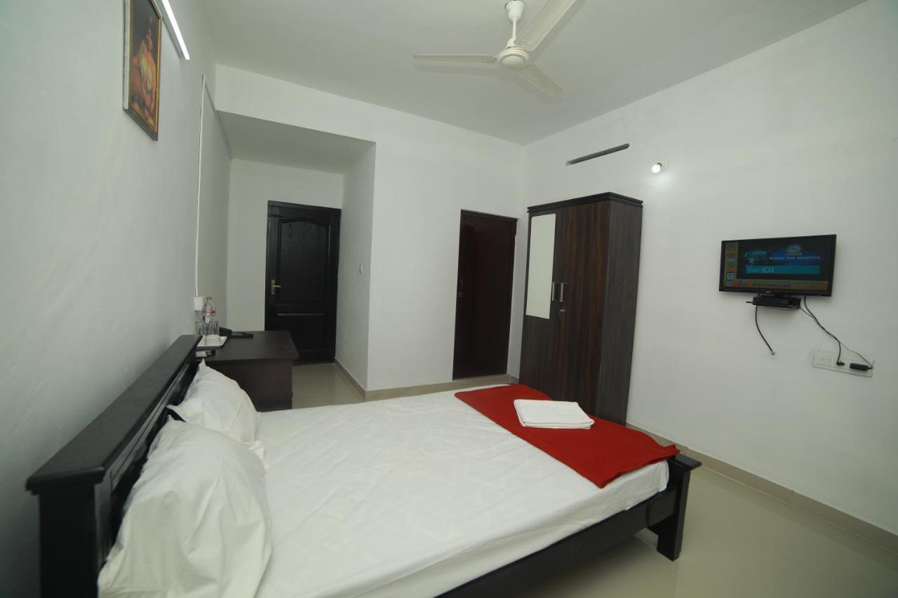 Meghna Residency Hotell Thiruvananthapuram Exteriör bild