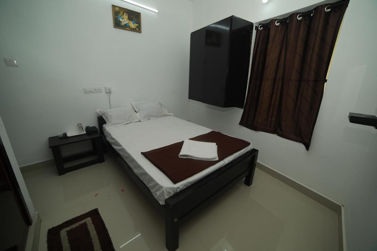 Meghna Residency Hotell Thiruvananthapuram Exteriör bild