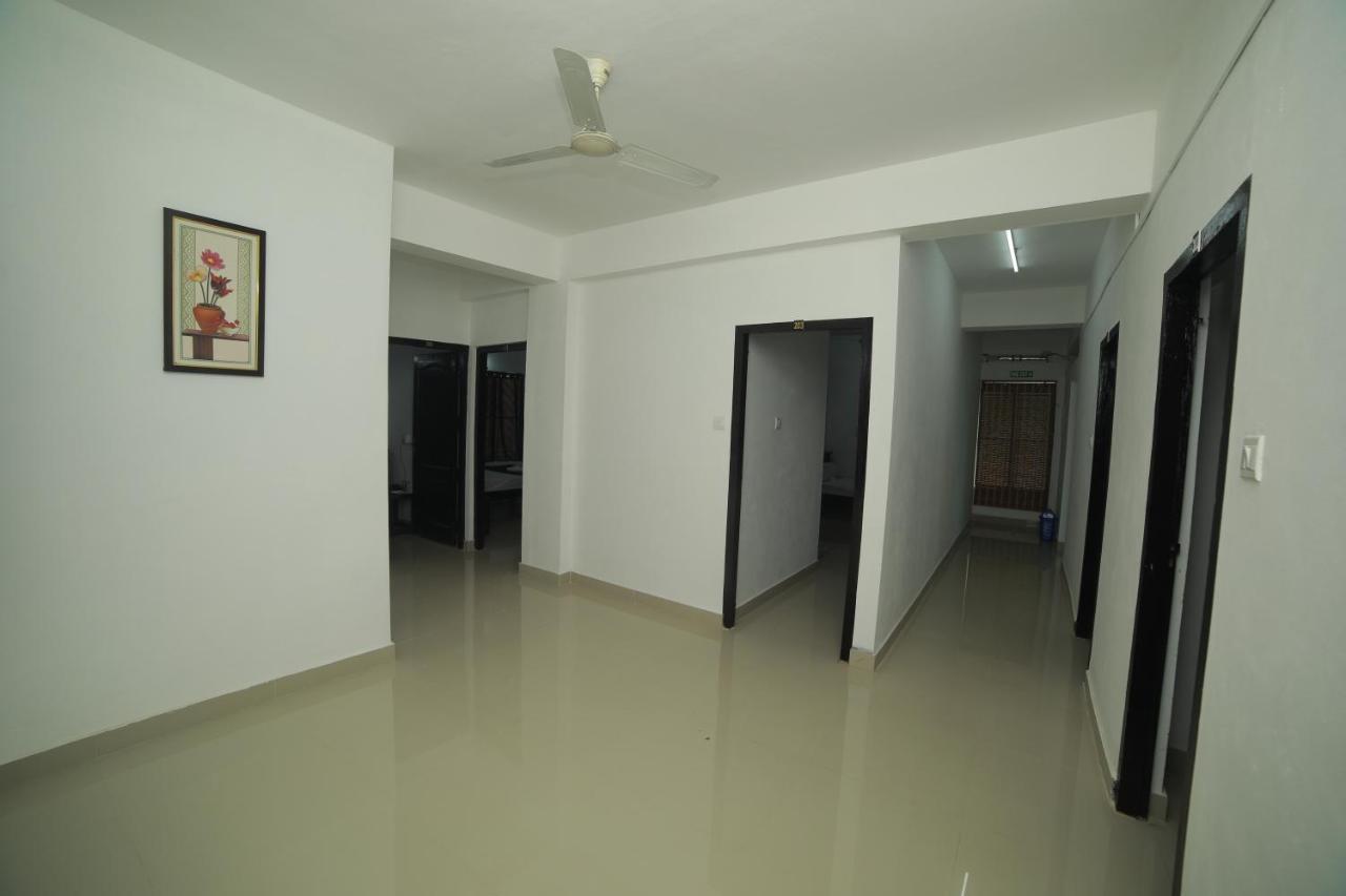 Meghna Residency Hotell Thiruvananthapuram Exteriör bild