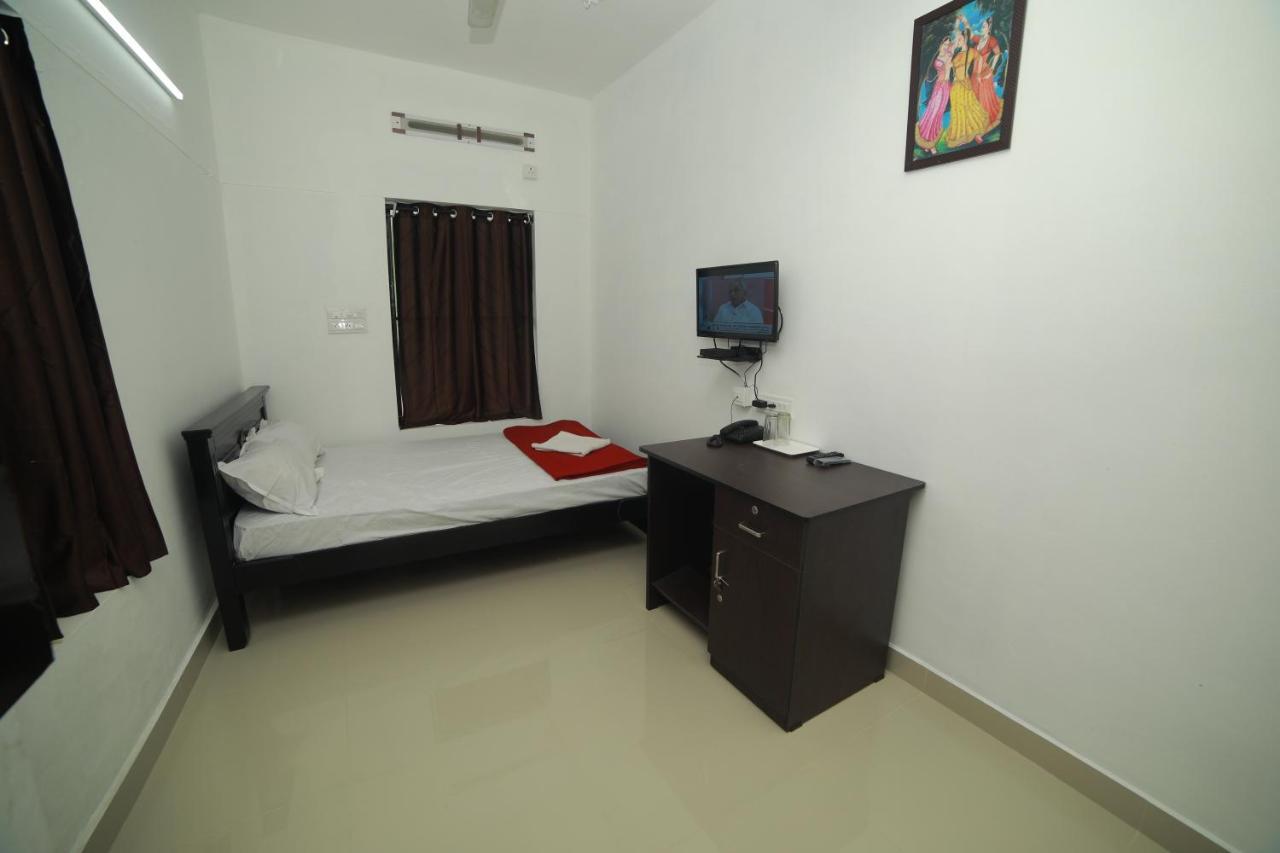 Meghna Residency Hotell Thiruvananthapuram Exteriör bild