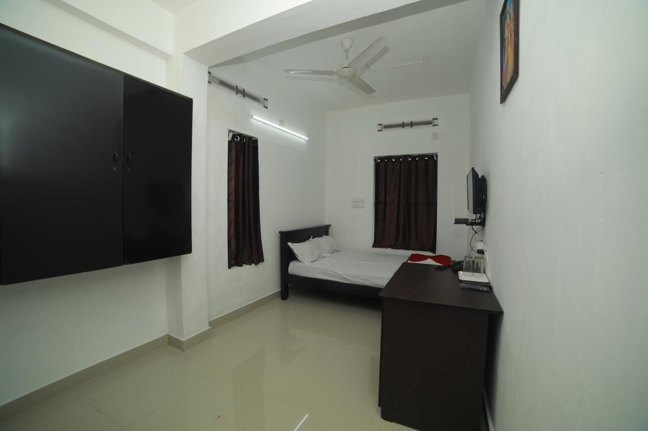 Meghna Residency Hotell Thiruvananthapuram Exteriör bild