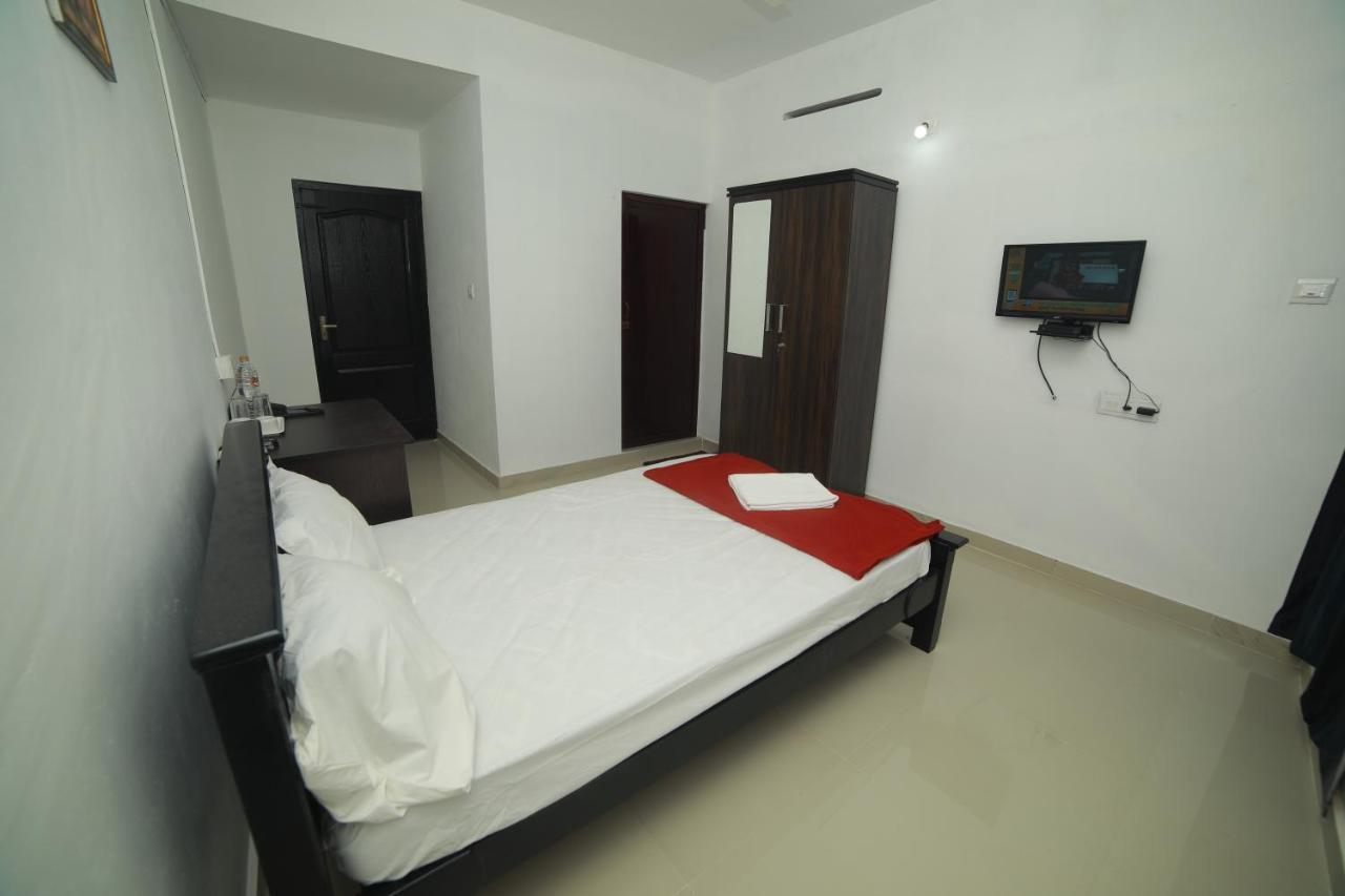 Meghna Residency Hotell Thiruvananthapuram Exteriör bild