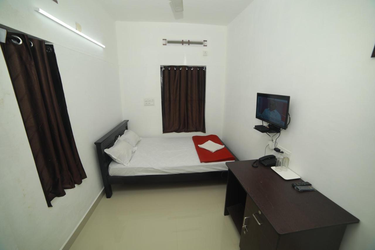 Meghna Residency Hotell Thiruvananthapuram Exteriör bild
