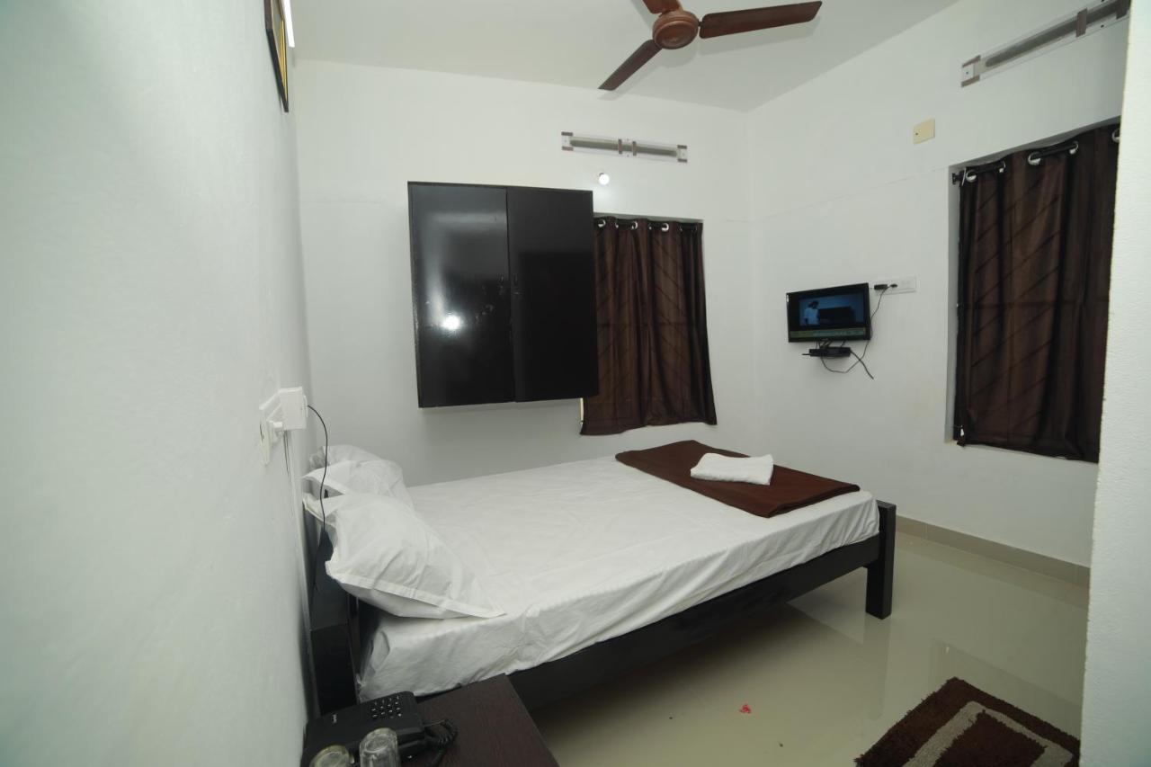 Meghna Residency Hotell Thiruvananthapuram Exteriör bild