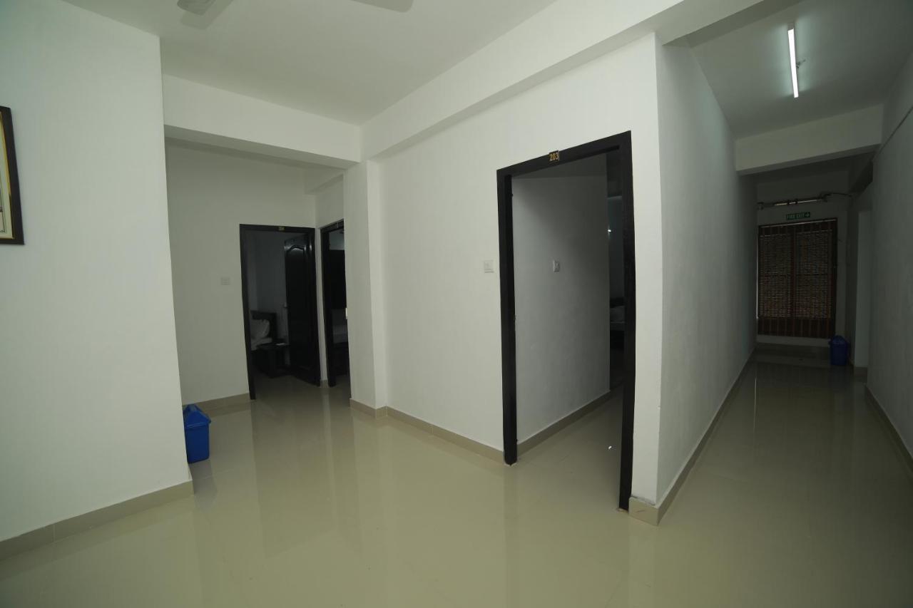 Meghna Residency Hotell Thiruvananthapuram Exteriör bild