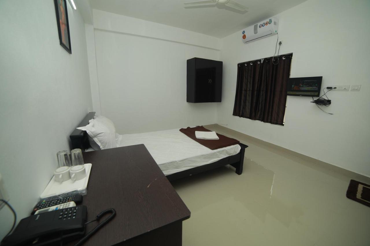 Meghna Residency Hotell Thiruvananthapuram Exteriör bild