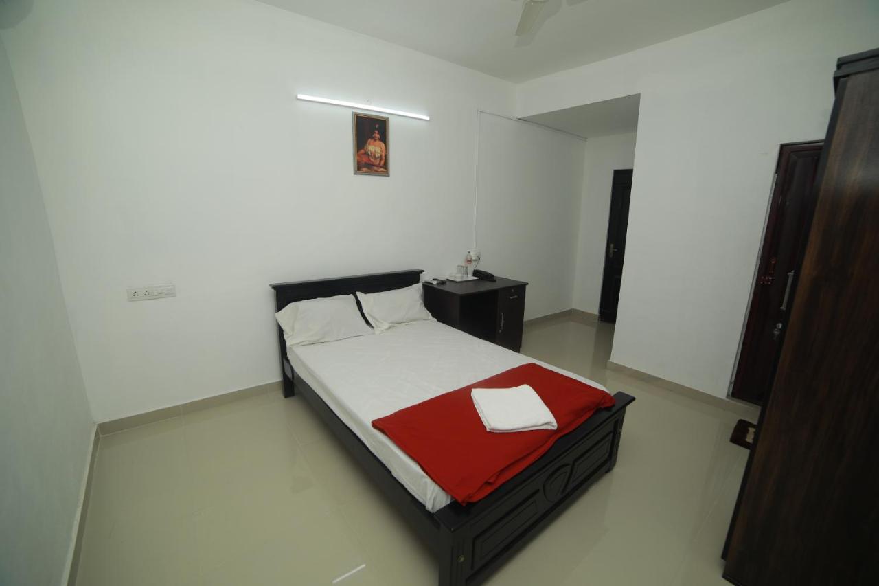 Meghna Residency Hotell Thiruvananthapuram Exteriör bild