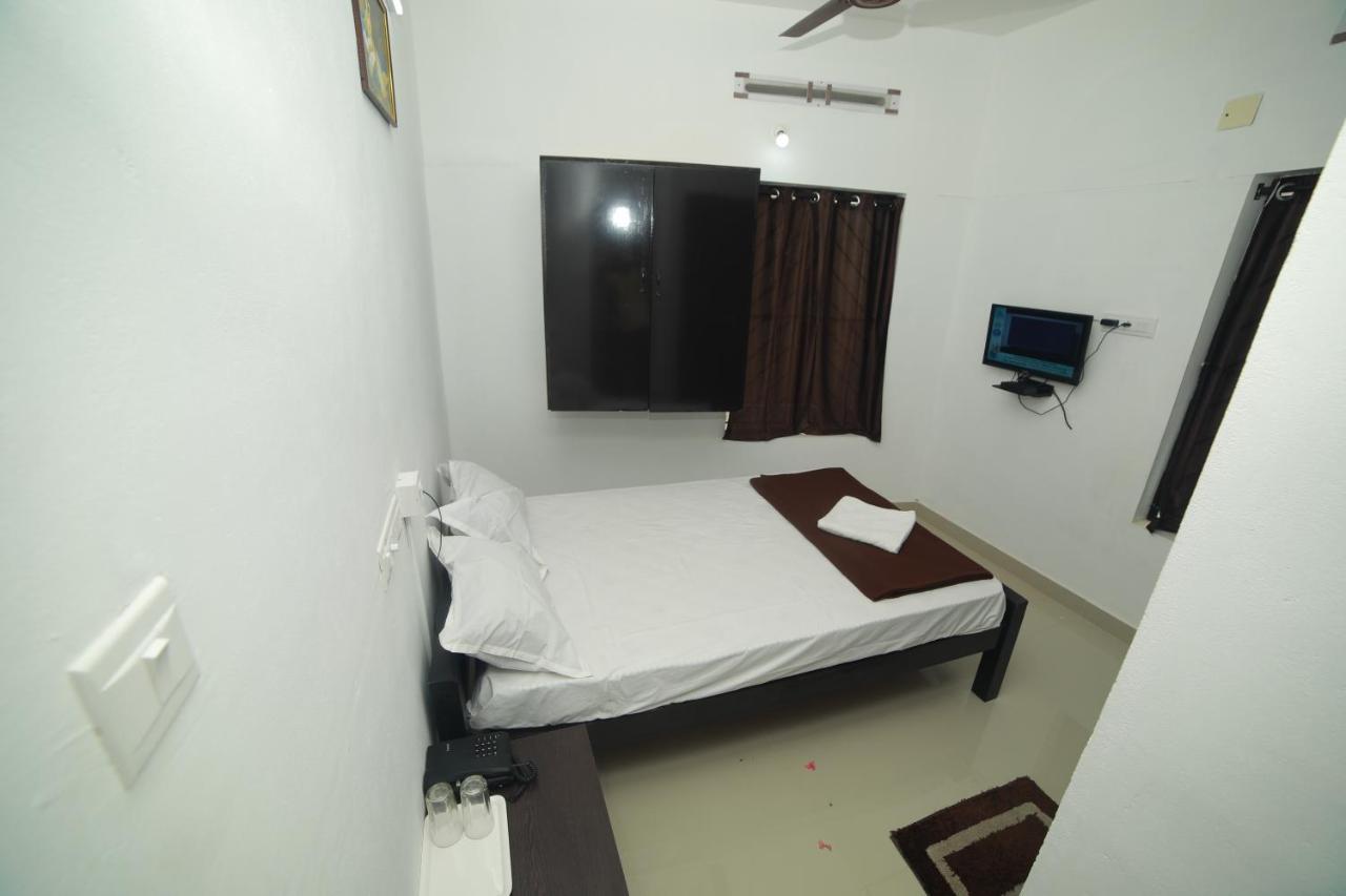 Meghna Residency Hotell Thiruvananthapuram Exteriör bild