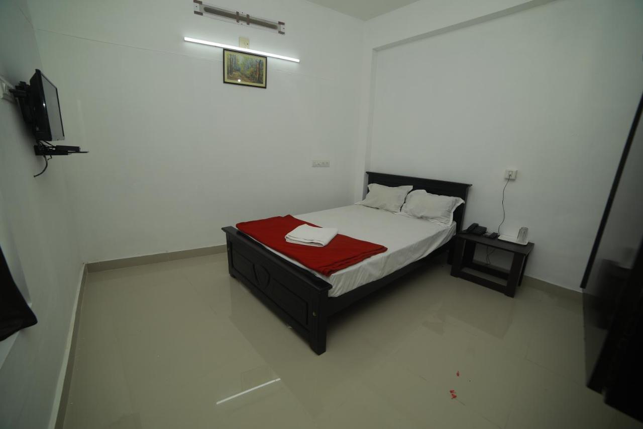Meghna Residency Hotell Thiruvananthapuram Exteriör bild