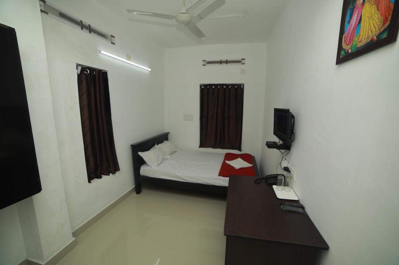 Meghna Residency Hotell Thiruvananthapuram Exteriör bild