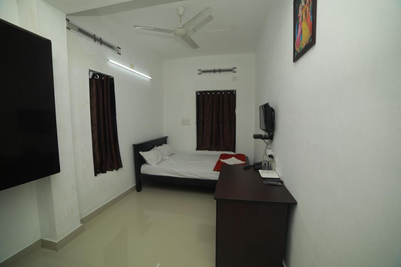 Meghna Residency Hotell Thiruvananthapuram Exteriör bild