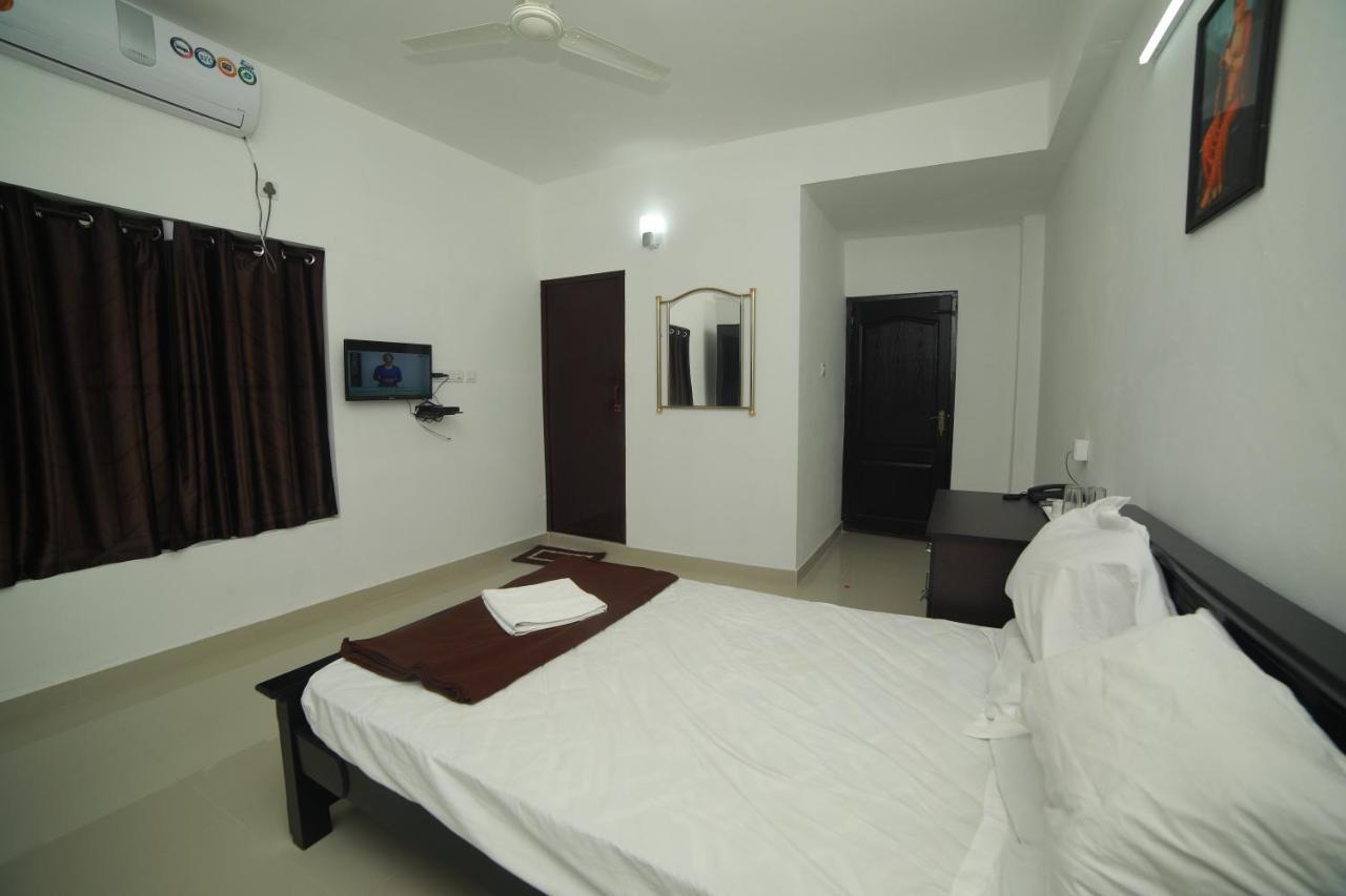 Meghna Residency Hotell Thiruvananthapuram Exteriör bild